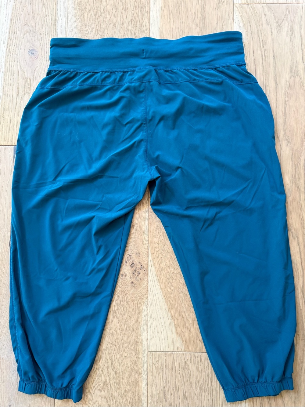Under Armour Crops - Picture 2 of 6